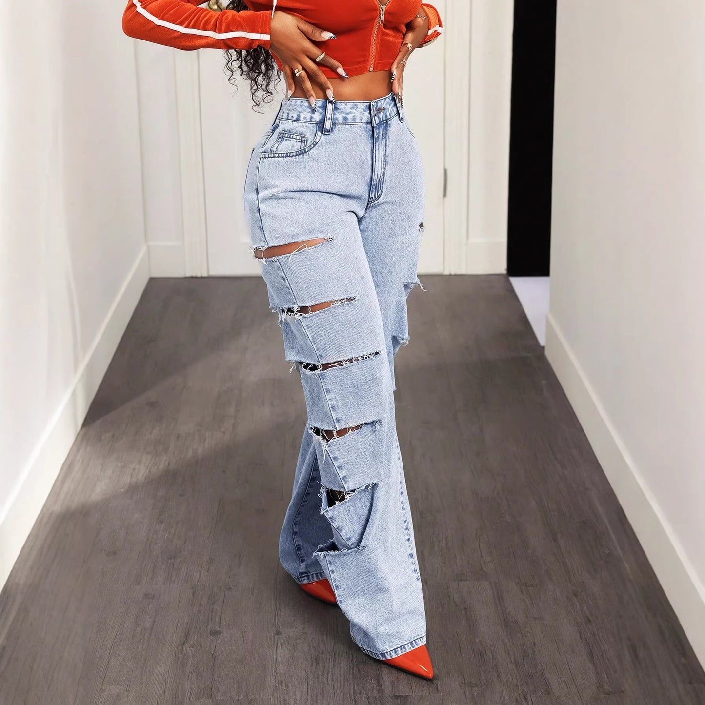 Fashionable Womens Casual Jeans Feature A Relaxed Fit